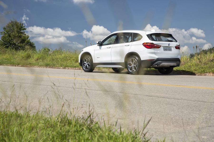  BMW X1 sDrive20i xLine 2016 года  (LA) (фото 17 из 18)